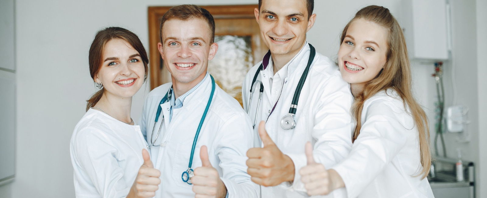 What qualifications do you need to be an Aesthetician in the UK?